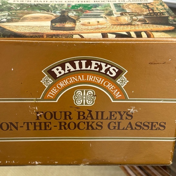 Vintage Baileys Irish Cream On The Rocks Glasses with Box Four - Picture 2 of 7
